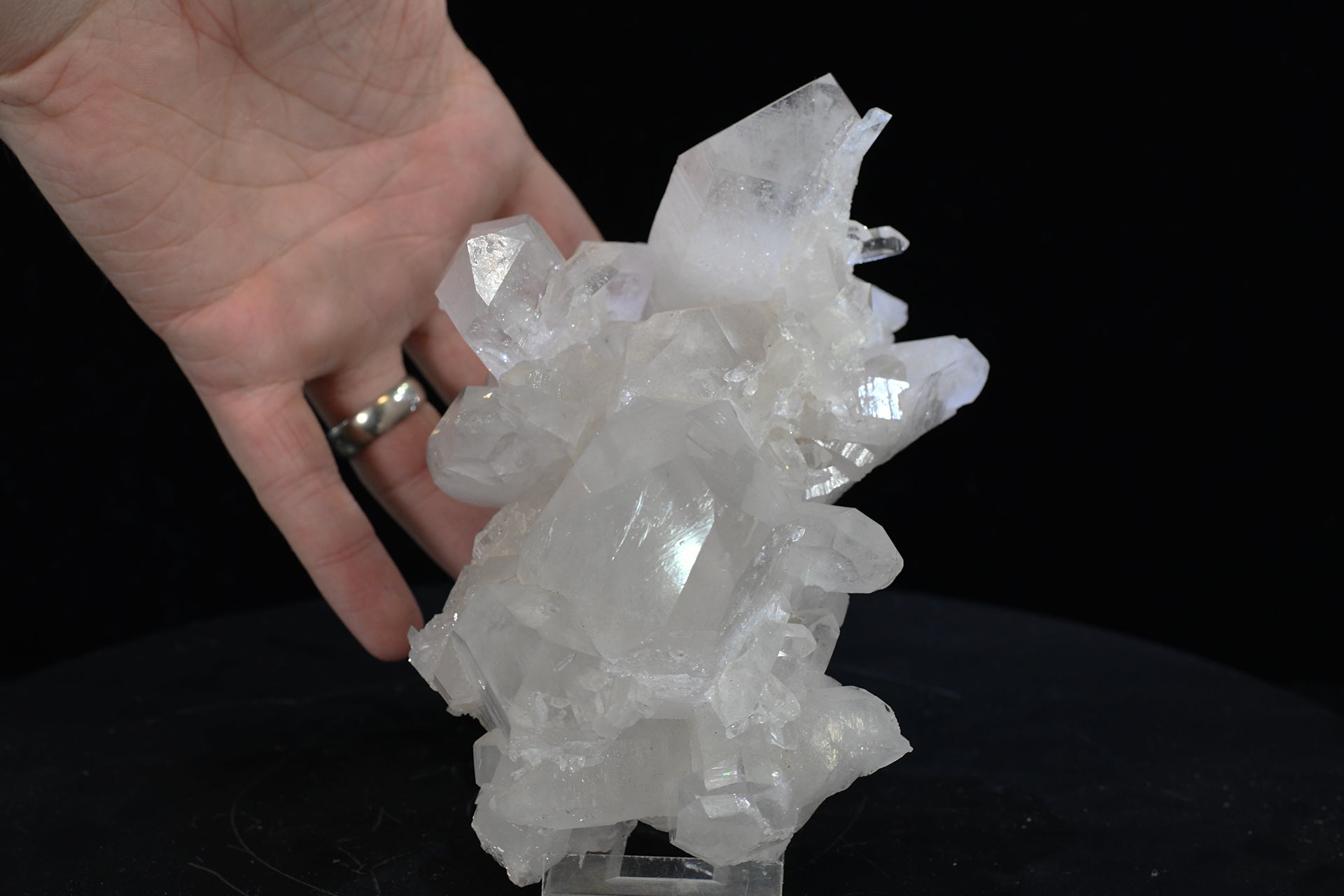 synthetic quartz　X18848q37 Quartz Crystal Cluster (Small) 5.5in x 4in x 2.5in - SN AM000055